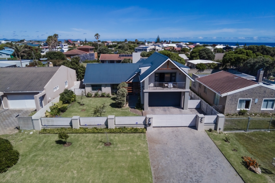 3 Bedroom Property for Sale in Sandbaai Western Cape